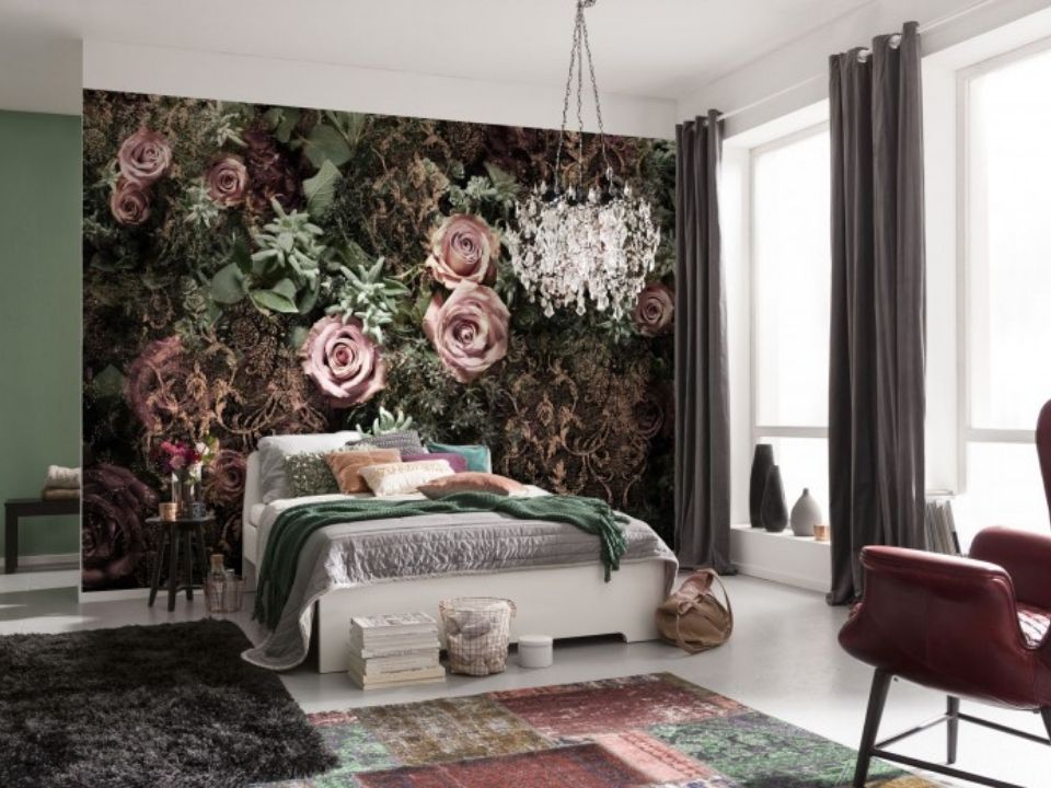 6 Flowered Wallpaper Murals for a Romantic Decor